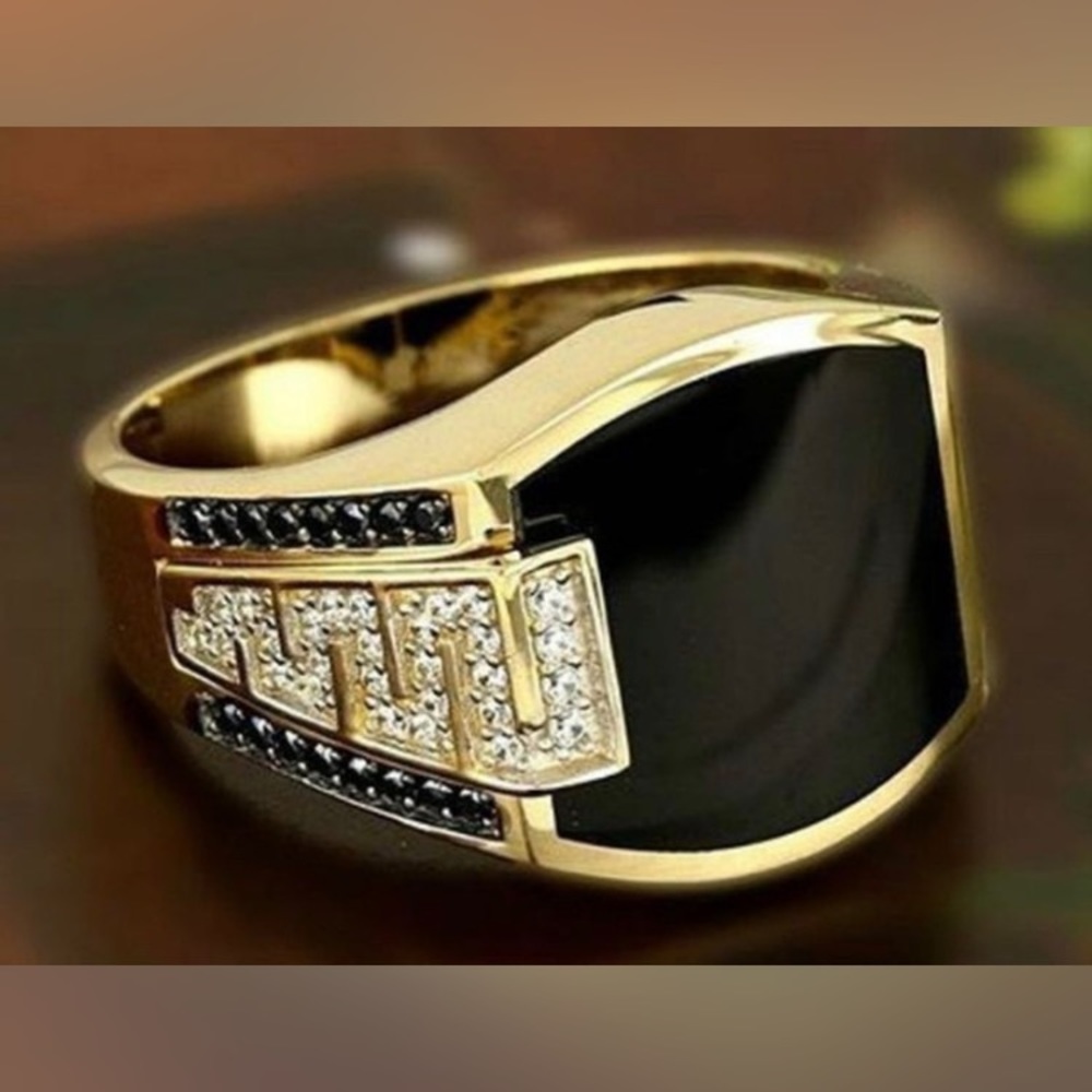 Classic Men's Fashion Black Sapphire Ring - Picture 4 of 4